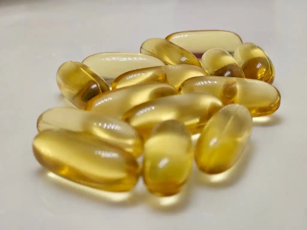 Fish oil capsules containing omega-3
