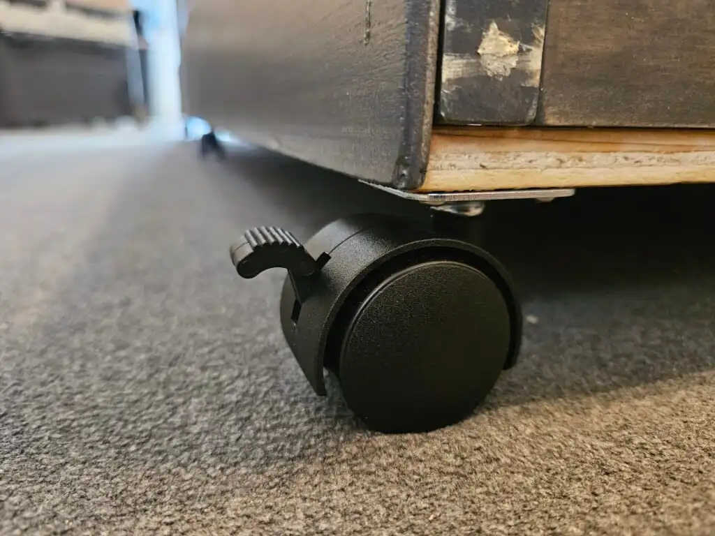 DIY furniture crate for ducks