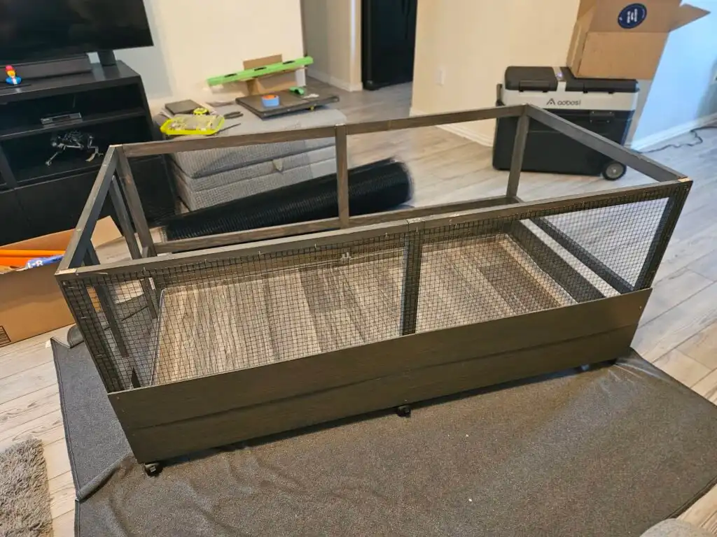 DIY furniture crate for ducks
